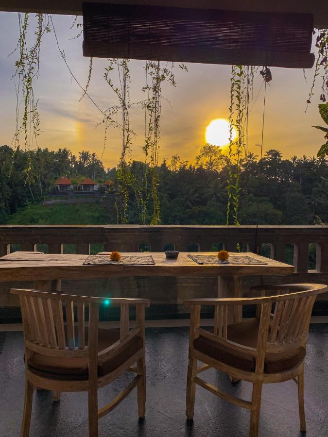 Ubud Paras Villa Luaran gambar