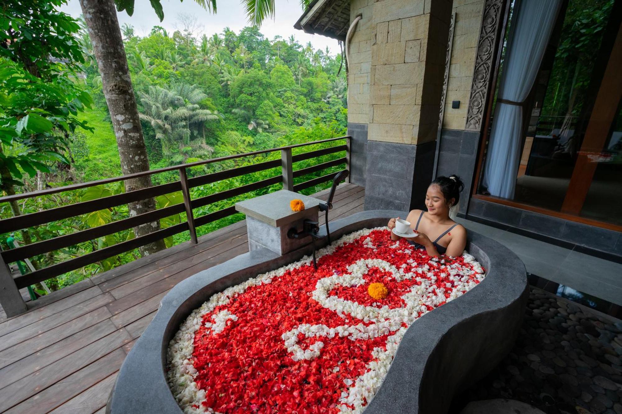 Ubud Paras Villa Luaran gambar
