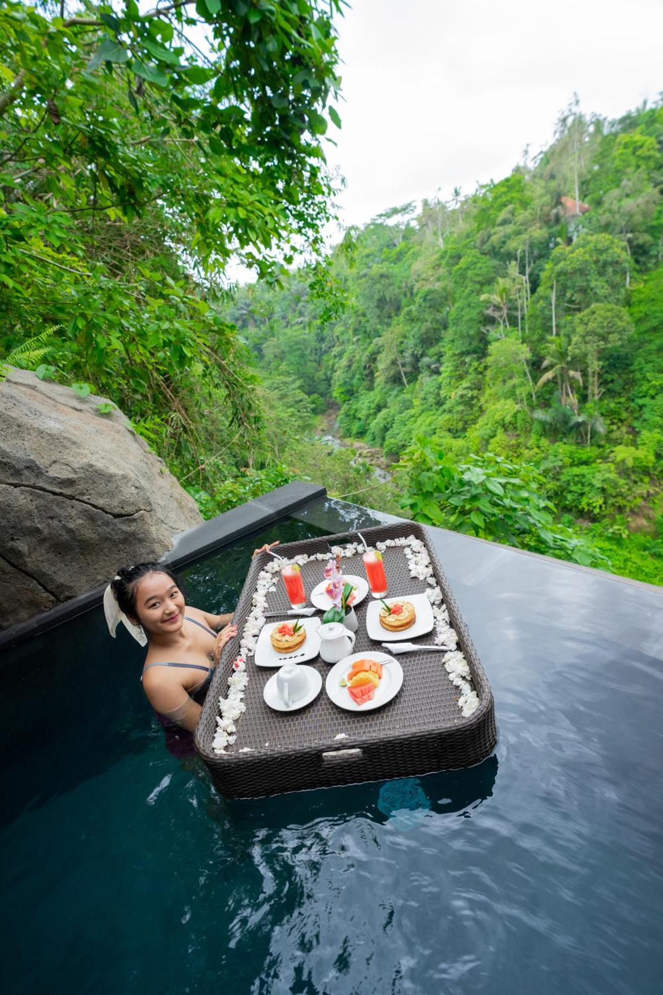 Ubud Paras Villa Luaran gambar